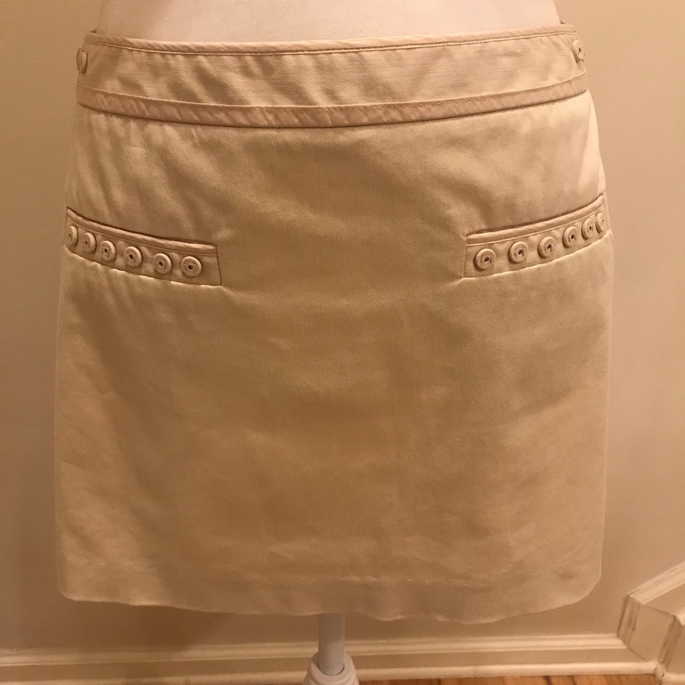 Theory Mini Skirt Light Tan w/ Button Detail. Sz 4